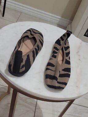 Women's Zebra-Print Knit Slip-On Flats in Tan and Black